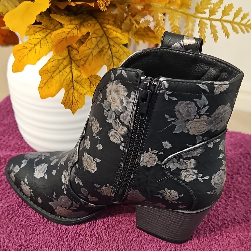 Nwot Sugar Black Floral Ankle Boots